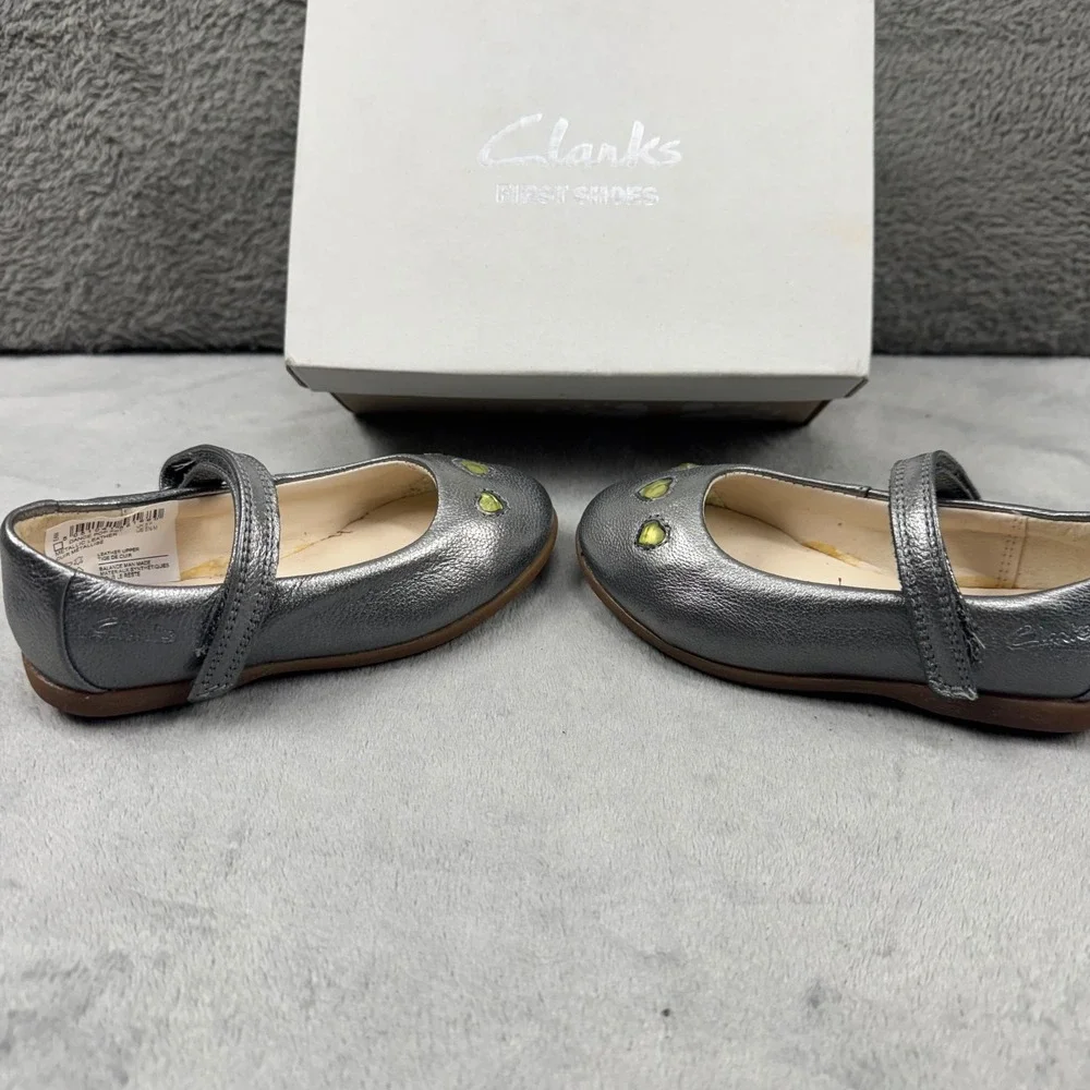 Clarks First Shoes Silver Leather Mary Jane Flats Yellow Heart Girls Size 5F 21M